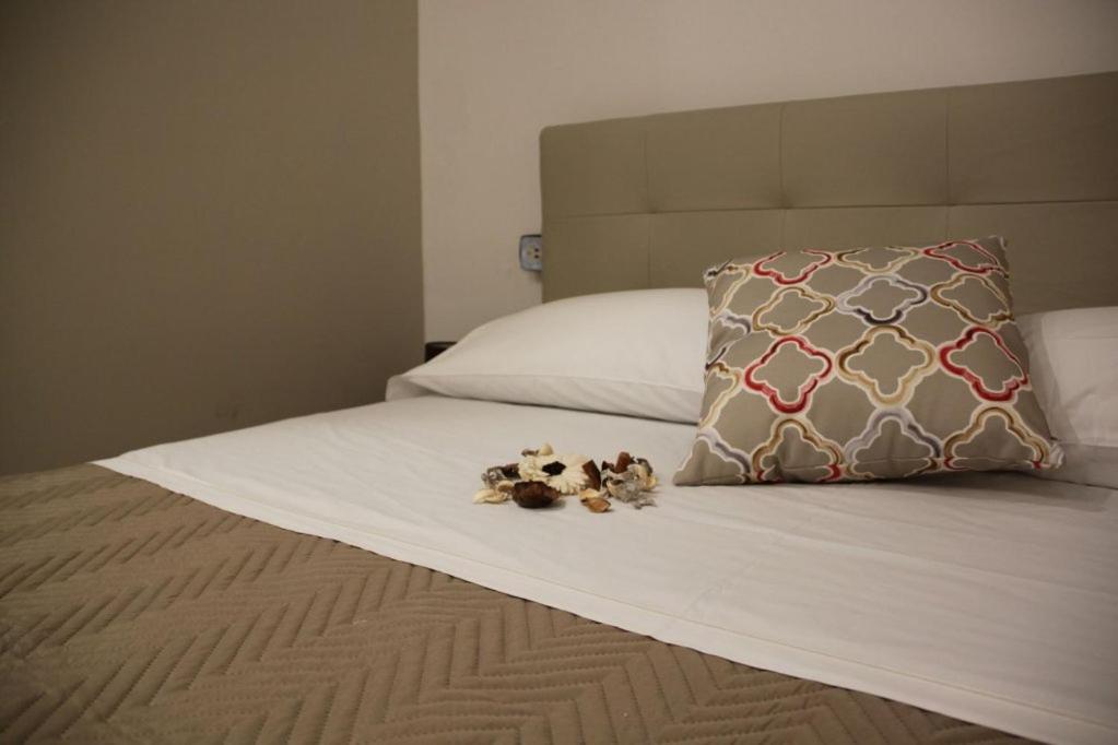 Residenza Suarez Bed & Breakfast Наполи Екстериор снимка