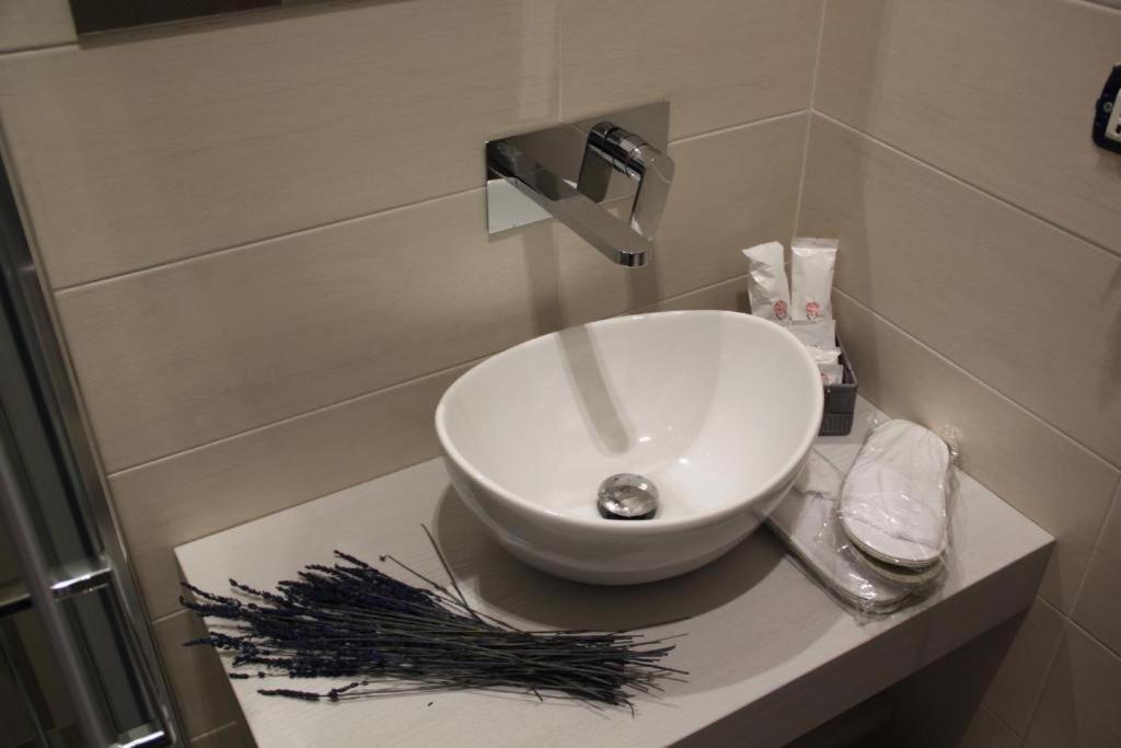 Residenza Suarez Bed & Breakfast Наполи Екстериор снимка