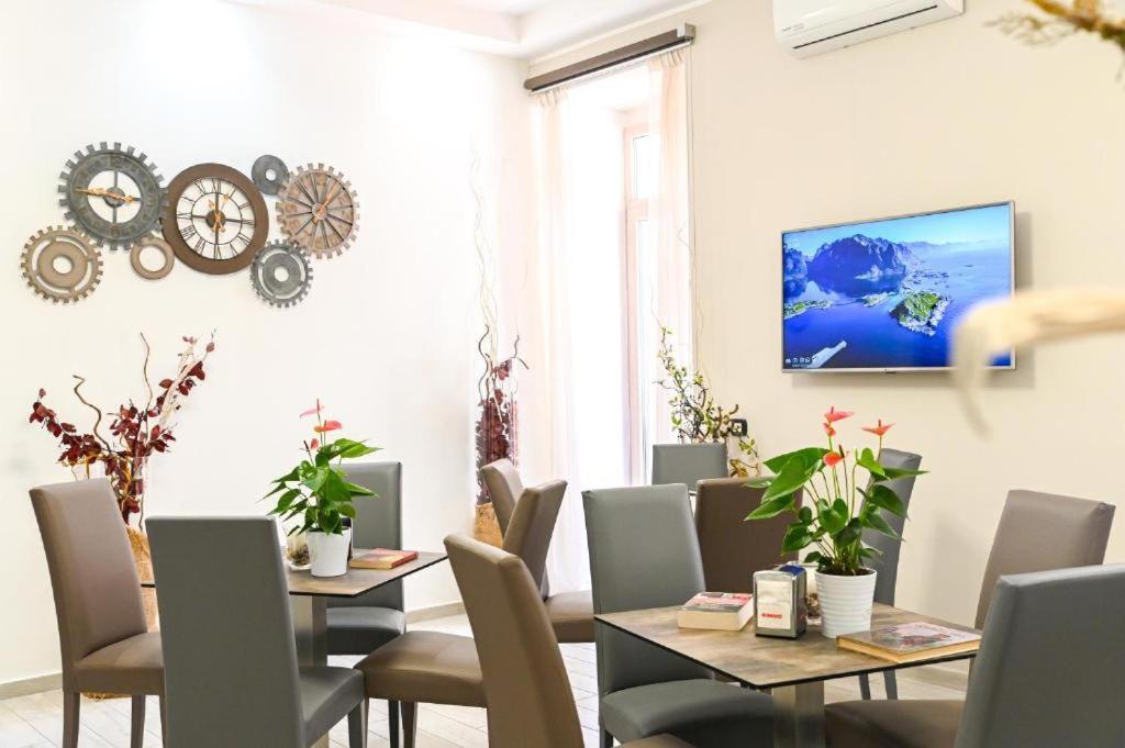 Residenza Suarez Bed & Breakfast Наполи Екстериор снимка
