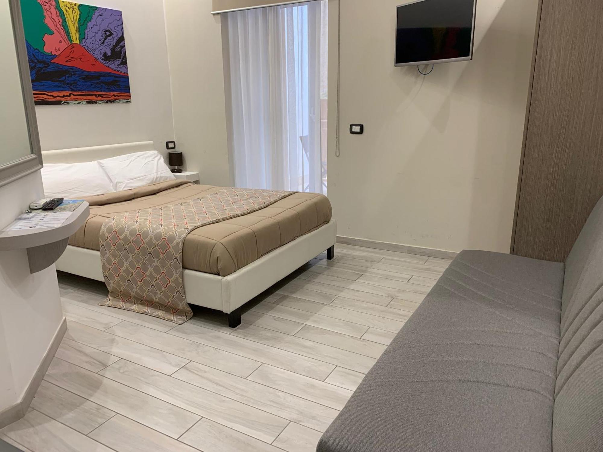 Residenza Suarez Bed & Breakfast Наполи Екстериор снимка