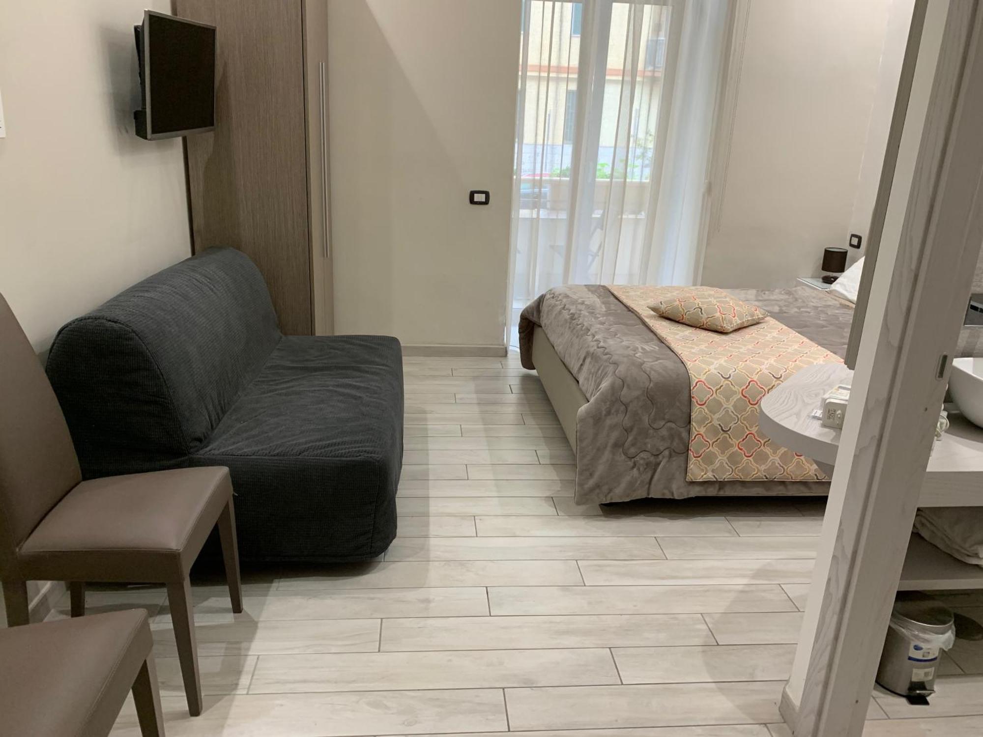Residenza Suarez Bed & Breakfast Наполи Екстериор снимка