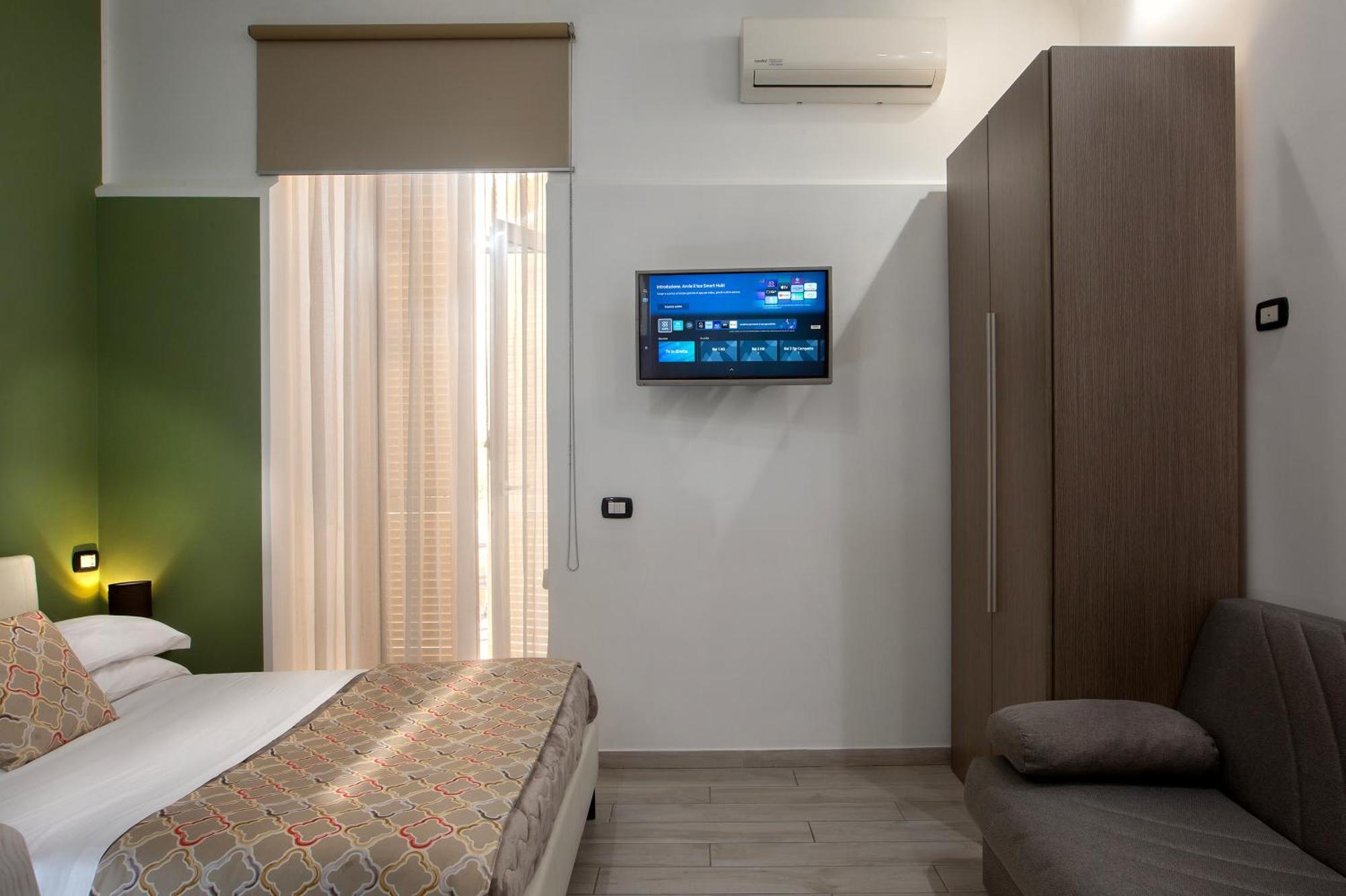 Residenza Suarez Bed & Breakfast Наполи Екстериор снимка